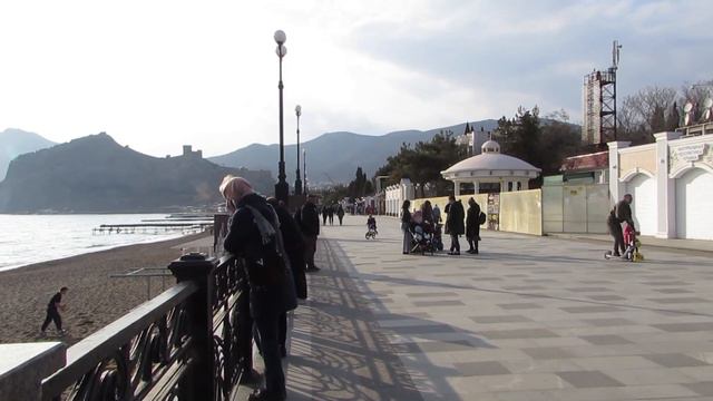 Крым, Судак, Набережная и море 28 марта 2021 Теплый мартовский выходной, много народу, Судак оживае смотреть онлайн