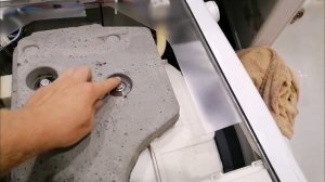 Стиральная машина стучит при отжиме: показываю ремонт и причины