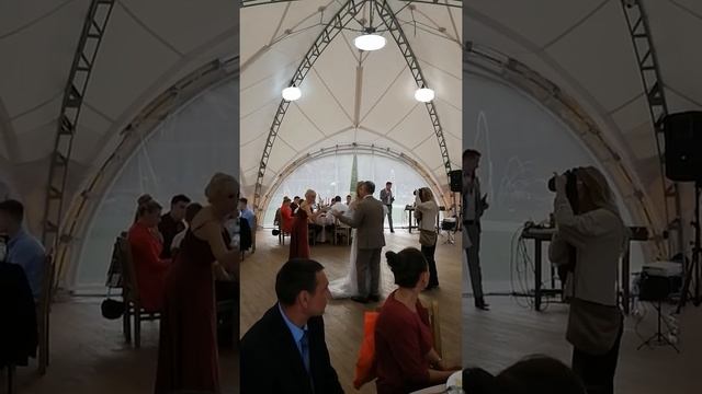 Танец папы с дочкой смотреть онлайн