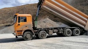 Разгрузка щебня на шакман f3000 shacman