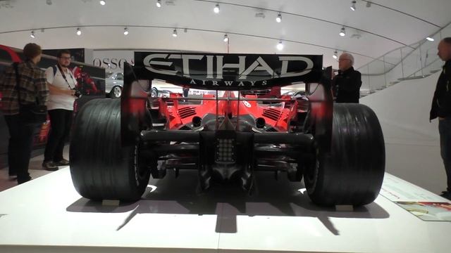 Museo Enzo Ferrari смотреть онлайн