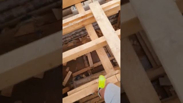 Сруб из осины. Крыша с фонарём. смотреть онлайн