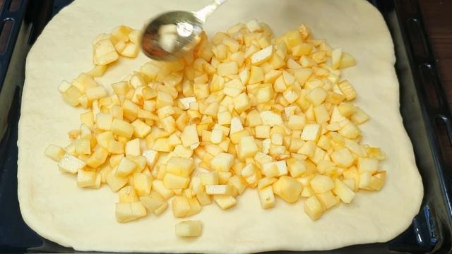 Самый удачный пирог! Скорее сохраните этот рецепт! Когда есть яблоко готовлю эту вкуснятину!Яблочны смотреть онлайн