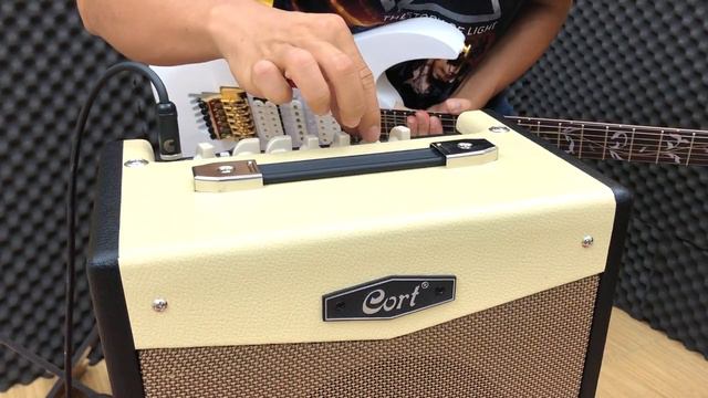 Amply CORT CM15R - CM30R giá rẻ nhưng rất chất lượng | Guitar4Freedom смотреть онлайн
