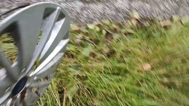 Ford Focus MK3 FL hubcap find. смотреть онлайн