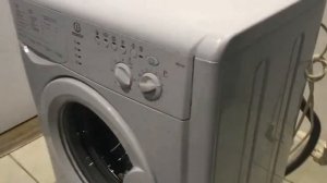 Стиральная машинка INDESIT WISL 102