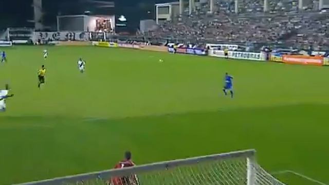 Wellington Paulista deixa Dedé no chão após drible. смотреть онлайн