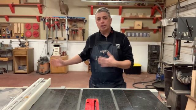 Woodworking- 5 Ways to Make Your Table Saw Less Dangerous смотреть онлайн