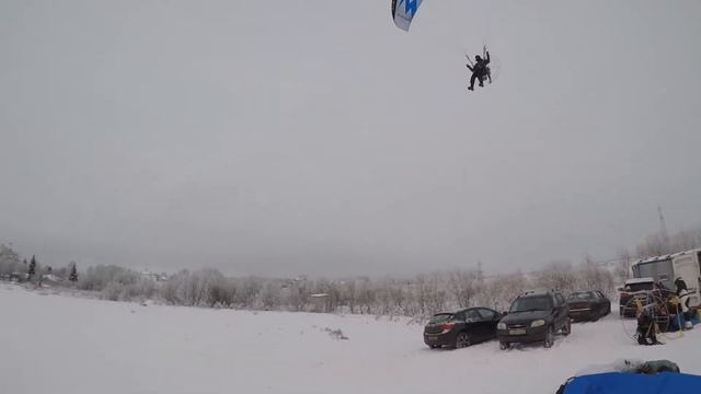 Зимние полеты на параплане с.Усть-Вымь. Winter powerparagliding смотреть онлайн