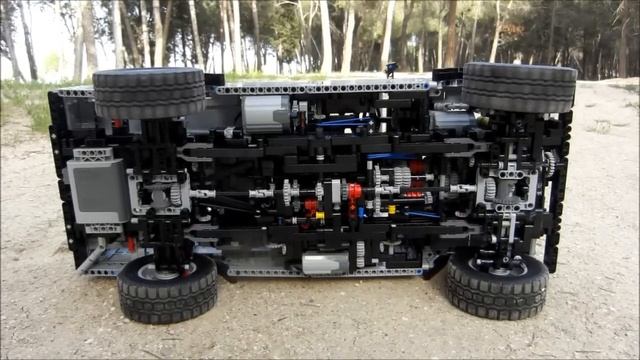 LEGO Land-Rover Defender 110, FULL REMOTE CONTROLLED!!! by Sheepo смотреть онлайн