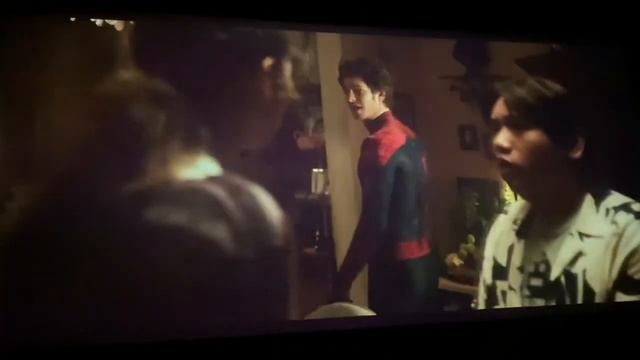 Тоби Магуайр и Эндрю Гарфилд дома у Нета смотреть онлайн