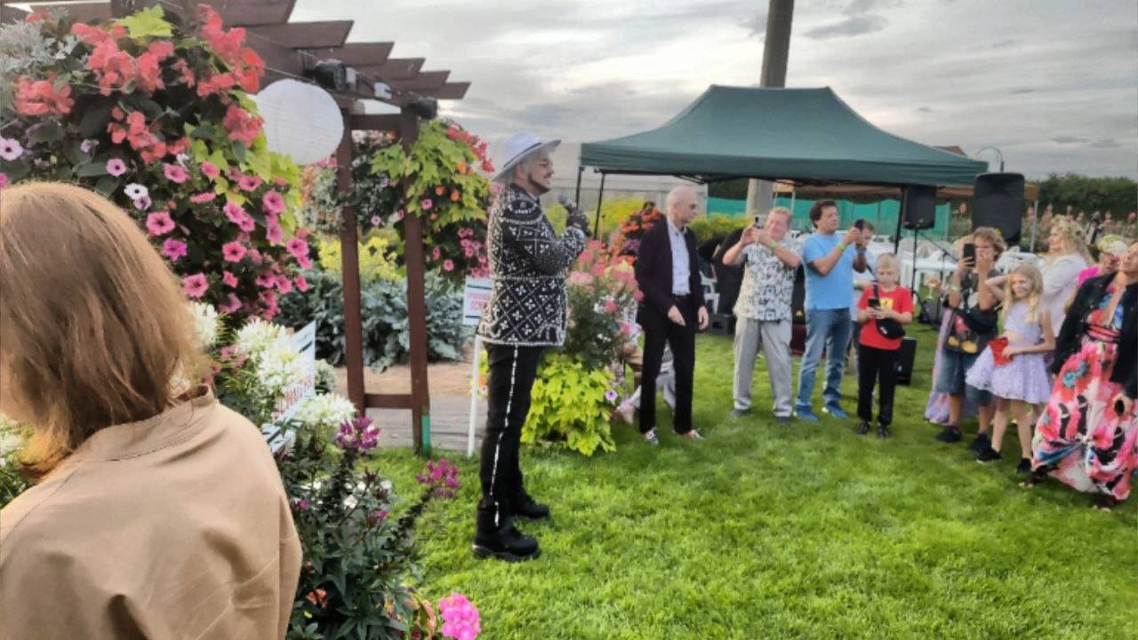 Двойник Филиппа Киркорова Сергей Силантьев на Юбилее В.Л.Корочкина