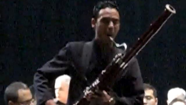 Gonzalo Hidalgo interpreta el Concierto para Fagot y Orquesta de Weber (Adagio) смотреть онлайн