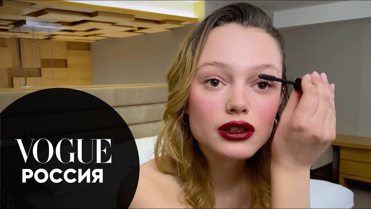 Симона Куст показывает макияж, вдохновленный выставкой про альтернативную моду в музее "Гараж" смотреть онлайн