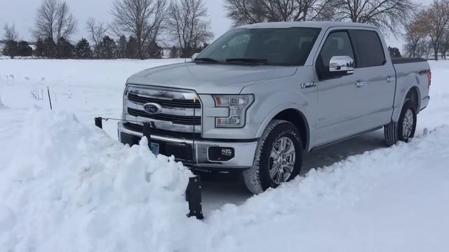 2015 Ford F150 clears snow with SNOWSPORT® HD Utility Plow смотреть онлайн