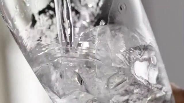 Кухонный смеситель с вытяжной лейкой Hansgrohe Metris Single Hole Kitchen Faucet смотреть онлайн