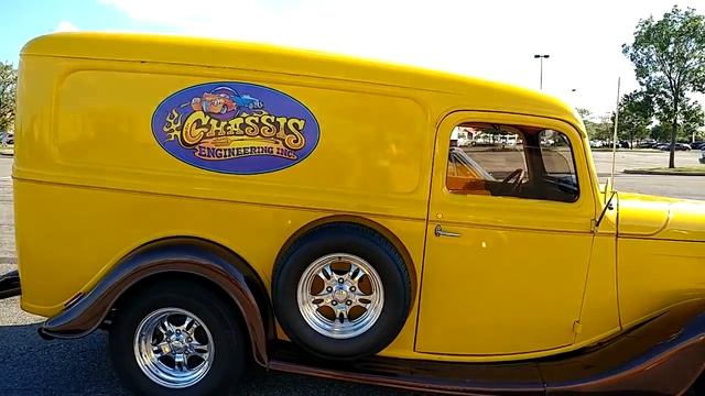 1937 BANANA YELLOW FORD PANEL TRUCK смотреть онлайн