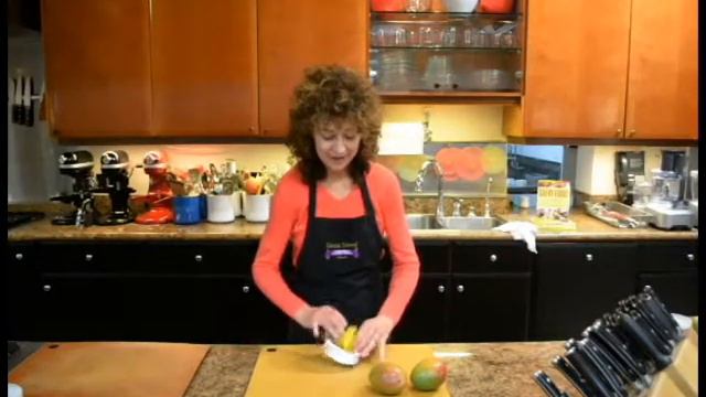 OXO Mango Splitter at Great News! смотреть онлайн