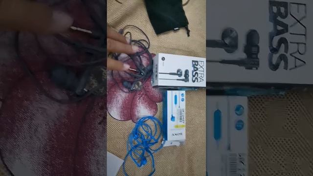 Sony MDR-XB55 vs Sony MDR-EX14P wired earphones comparision смотреть онлайн