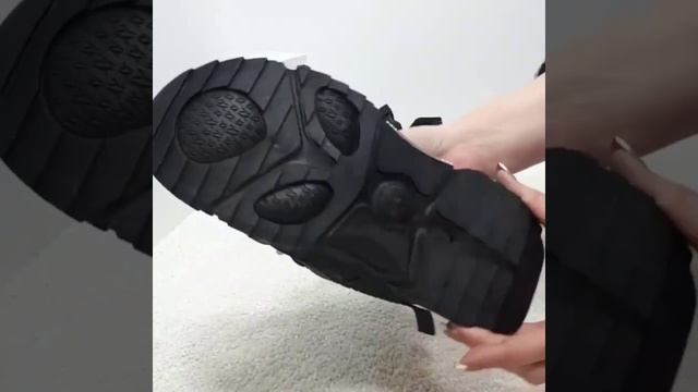 Черные женские кроссовки с двумя рядами шнурков смотреть онлайн