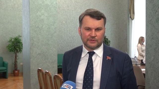 В Заксобрании прошло заседание круглого стола "Частная медицина и её роль в здравоохранении региона смотреть онлайн
