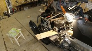 BRP SKANDIC  550F XU . Как легко установить или снять двигатель в одного!