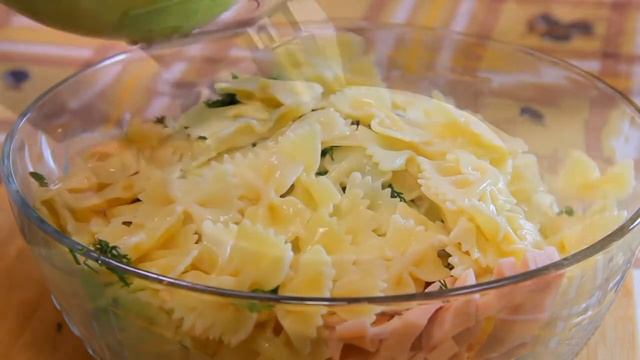 Итальянский салат с макаронами и ветчиной. смотреть онлайн