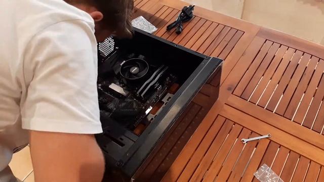 I BUILT A NEW PC FOR GAMING AND CONTENT CREATION!!! смотреть онлайн