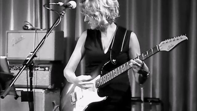 Last Tango (original - rough demo) смотреть онлайн