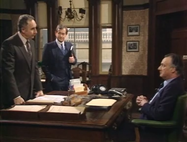 Yes, Minister - S3x05 - The Bed Of Nails смотреть онлайн
