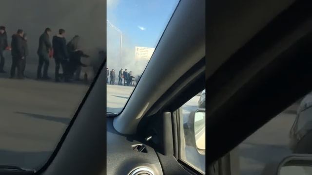 Горит Рено Логан смотреть онлайн