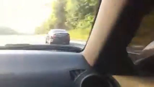 Lexus IS F vs C63 AMG 2 смотреть онлайн
