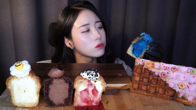 리얼 겉바속촉 디저트? 크림머핀 크로아상 먹방 ASMR Mukbangㅣ크로플 초콜릿 민트초코 와플 민초단 오르랔 베이커리ㅣCream Bread Dessert