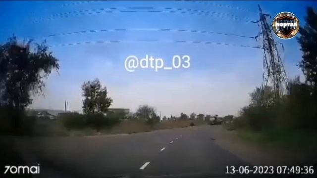 Сюрприз из-за угла: в Улан-Удэ автор уворачивался от встречной машины и вылетел в кювет смотреть онлайн