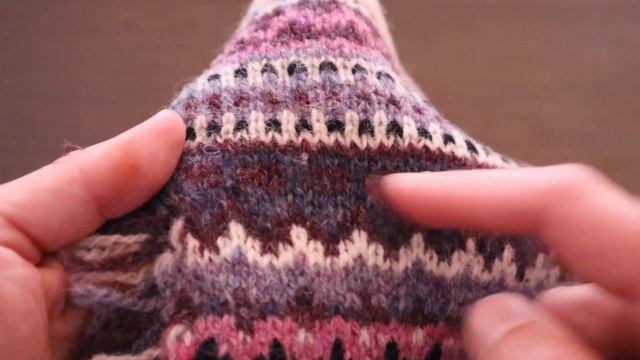 Colorwork Knitting Miniseries #2: How to Choose Colors for Fair Isle Knitting смотреть онлайн