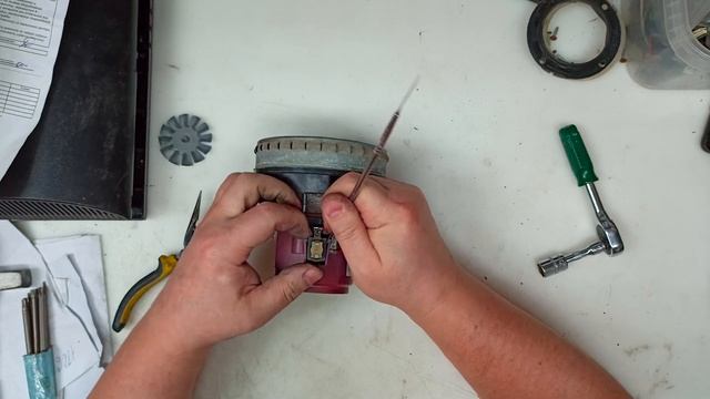 Ремонт пылесоса Philips FC8950, сильный рёв смотреть онлайн