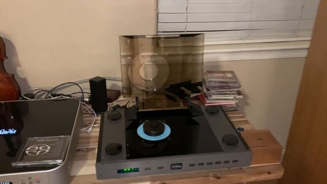 (2) Recorded using my iphone XR_Krell MD-1 CD Transport w/ my 30 yrs old Shen Mook (神木) Record Clam смотреть онлайн