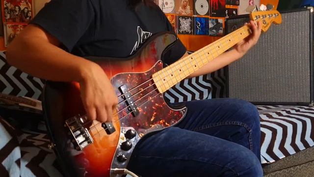 4 Bass Guitars, 1 Bass Line #2 смотреть онлайн