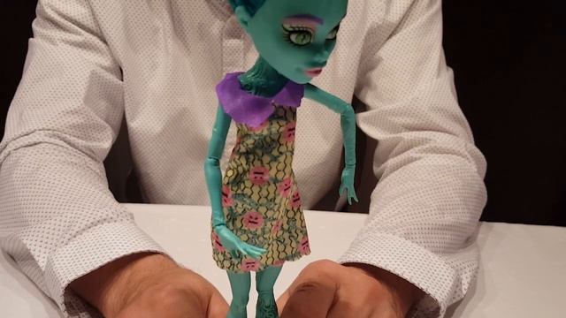 Обзор куклы Хани Свомп Я Люблю Аксессуары Monster High - Honey Swamp Gore-geous Accessories смотреть онлайн