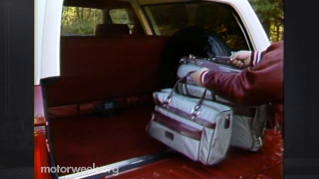 Автонеделя(MotorWeek). Ретро Ревю. Ford Bronco 1988 (Перевод с английского) смотреть онлайн