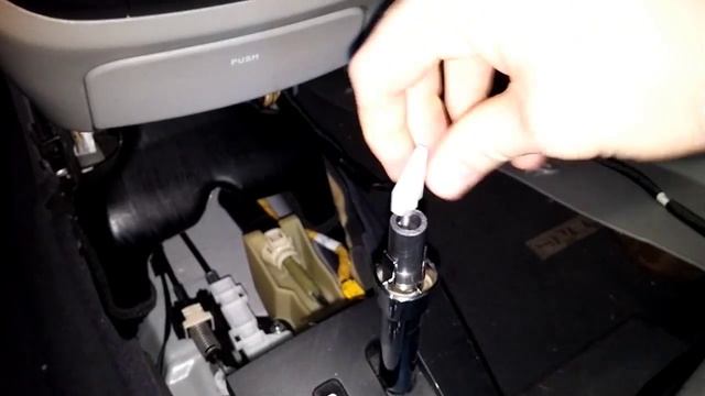 Kia Spectra - Shift Lock - Stuck in Park смотреть онлайн