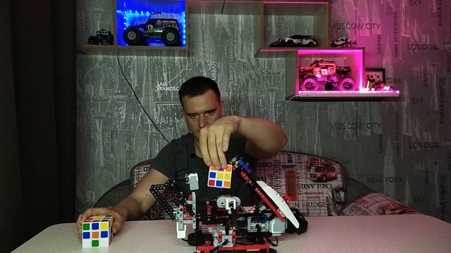 ANKI VECTOR Я И РОБОТ EV3 СОБИРАЕМ КУБИК РУБИКА /КТО КОГО????????