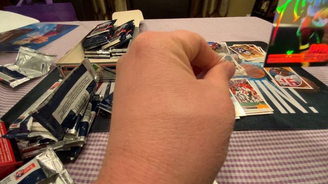 1991 Upper Deck Football Hobby Box break. Going hunting for Brett Favre Rookie cards! смотреть онлайн