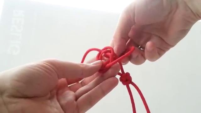 Бриллиантовый узел кельтская кнопка шариком на паракорде Очень просто diamond knot simple_[360p].mp4 смотреть онлайн