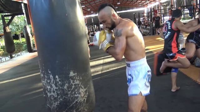 тренировка Анвар Бойназаров 'The Uzbek' Таиланд смотреть онлайн