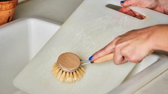 Почему нельзя застилать постель сразу после пробуждения, или 7 вредных бытовых привычек смотреть онлайн