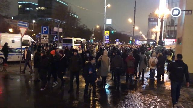 На Цветном бульваре начались наиболее жесткие задержания смотреть онлайн