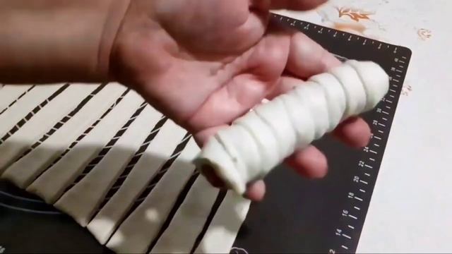 ???Сосиски в Тісті в Домашніх умовах. Ситний перекус Дітям в Школу. Закарпатський діалект.??? смотреть онлайн