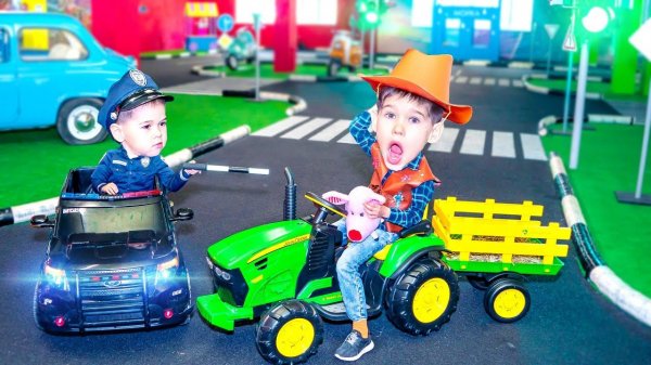 ДПС поймал Фермера. Эрик и Глеб играют в парке машин