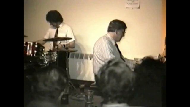 Neville Dickie At The Epsom Playhouse. Georgia On My MIND смотреть онлайн